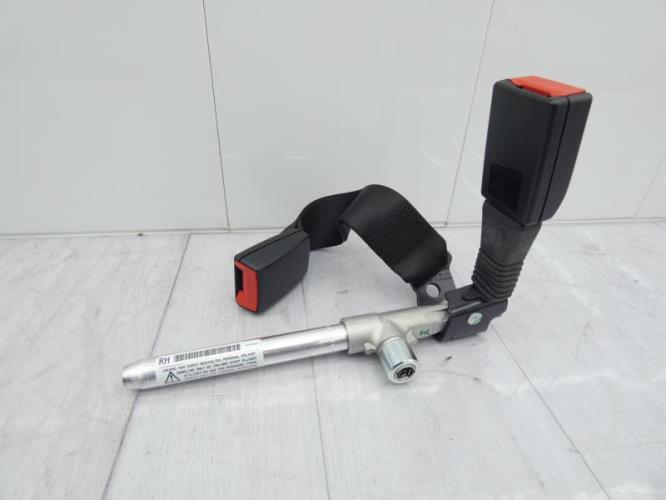 Attache ceinture arriere droit BMW SERIE 1 E87 PHASE 2 Diesel