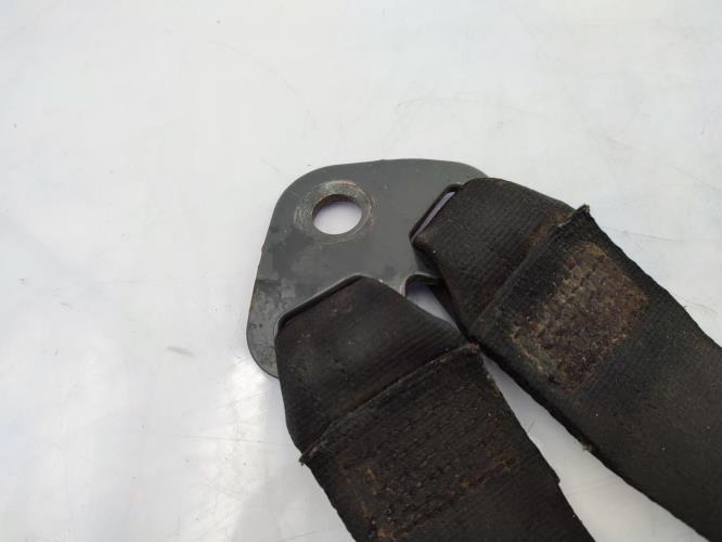 Attache ceinture arriere droit PEUGEOT 205 PHASE 2 Essence