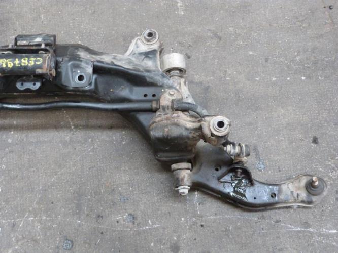 Berceau avant NISSAN ALMERA TINO PHASE 1 Diesel