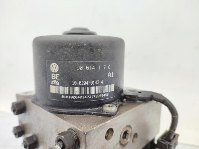 Bloc ABS (freins anti-blocage) VOLKSWAGEN GOLF 4 Essence