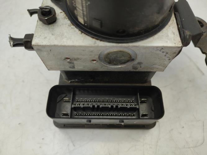 Bloc ABS (freins anti-blocage) VOLKSWAGEN GOLF 4 Essence