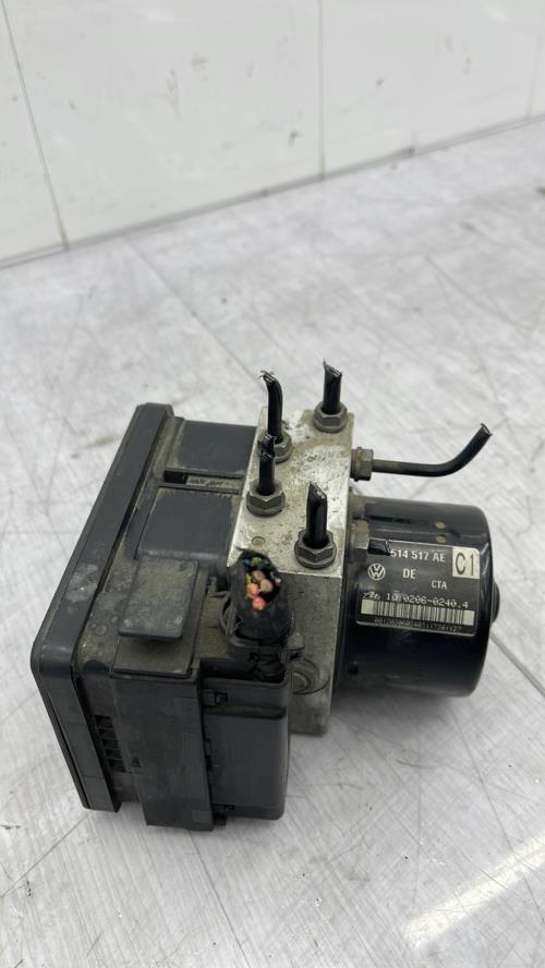 Bloc ABS (freins anti-blocage) VOLKSWAGEN GOLF 5 Essence