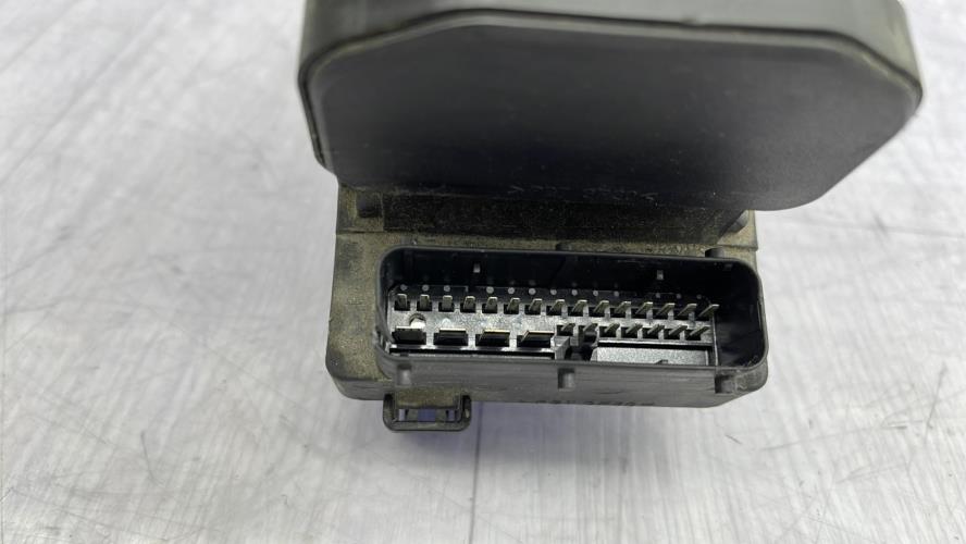 Bloc ABS (freins anti-blocage) TOYOTA YARIS 1 PHASE 2 Essence