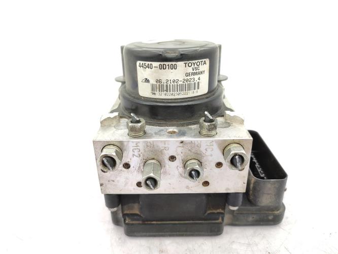 Bloc ABS (freins anti-blocage) TOYOTA YARIS 3 PHASE 1 Diesel