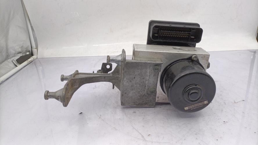 Bloc ABS (freins anti-blocage) MERCEDES CLASSE C 203 PHASE 1 Diesel