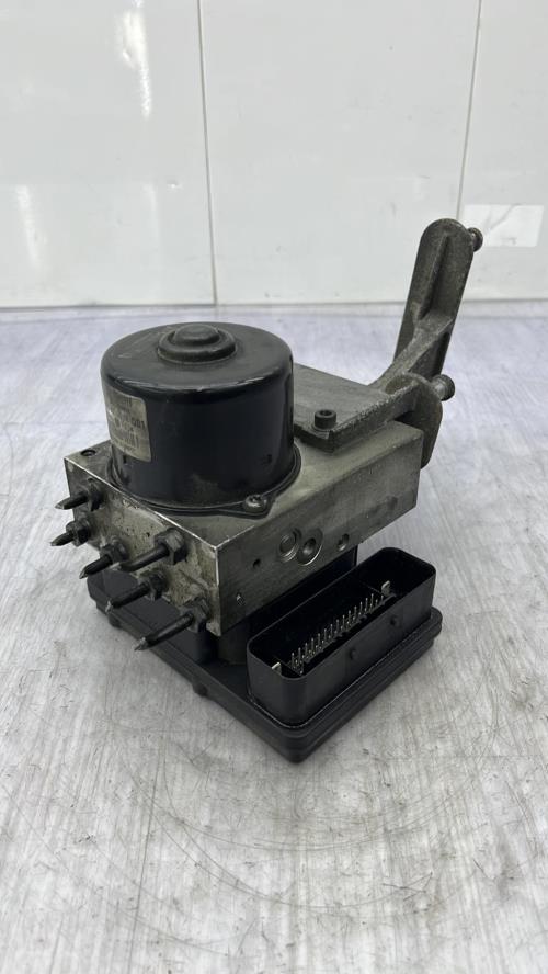 Bloc ABS (freins anti-blocage) MERCEDES CLASSE C 203 PHASE 1 BREAK Diesel