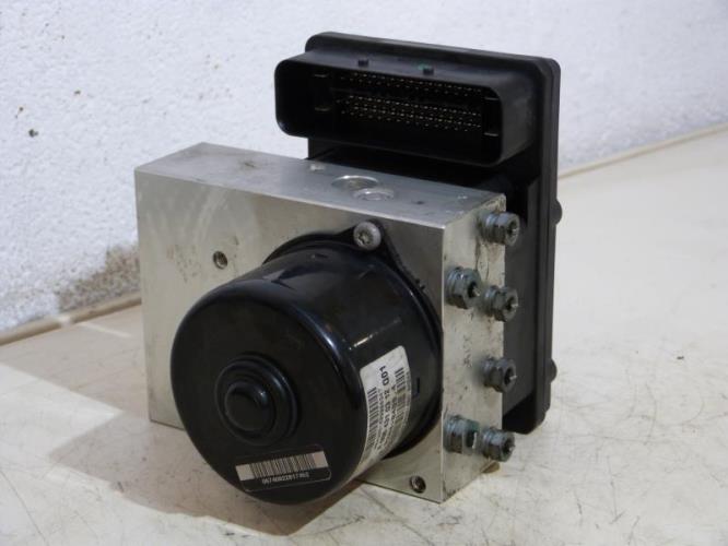 Bloc ABS (freins anti-blocage) MERCEDES CLASSE C 203 PHASE 2 Diesel