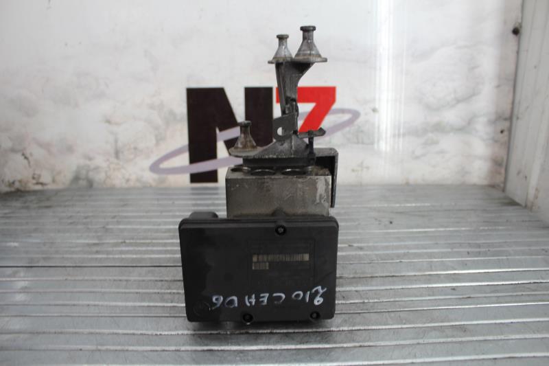 Bloc ABS (freins anti-blocage) MERCEDES CLASSE CLK 209 COUPE Diesel