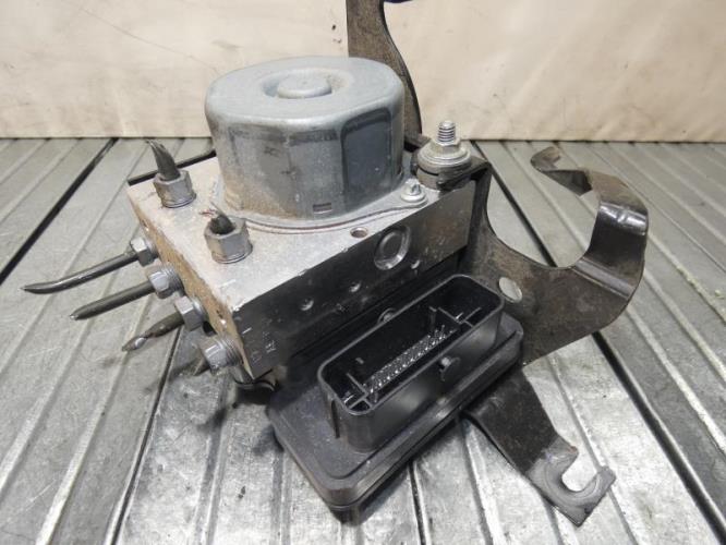 Bloc ABS (freins anti-blocage) RENAULT CLIO 4 PHASE 1 BREAK Diesel