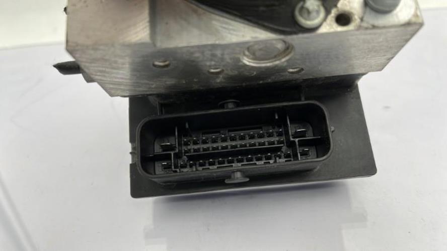 Bloc ABS (freins anti-blocage) VOLKSWAGEN POLO 5 PHASE 1 Essence