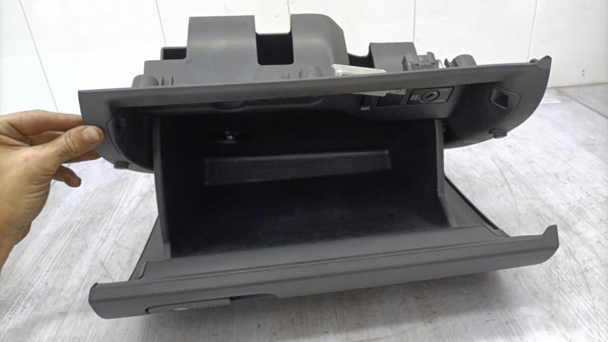 Boite a gants VOLKSWAGEN GOLF PLUS PHASE 2 Essence