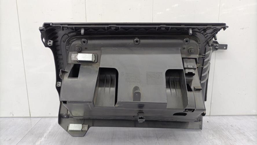 Boite a gants VOLKSWAGEN GOLF 5