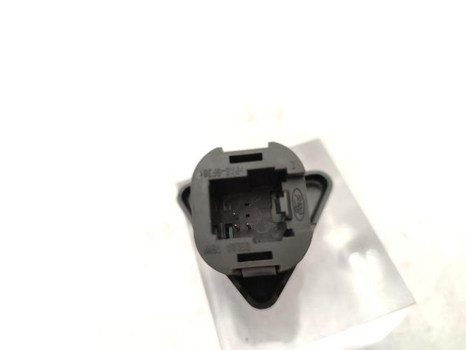 Bouton de warning FORD FIESTA 5 PHASE 1 Diesel