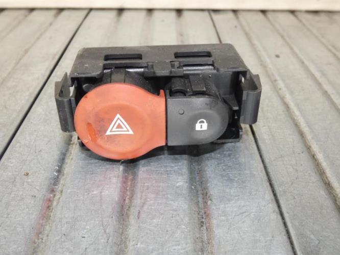 Bouton de warning RENAULT CLIO 3 PHASE 2 Diesel