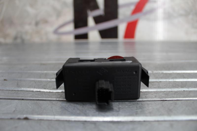 Bouton de warning RENAULT CLIO 3 PHASE 1 Diesel