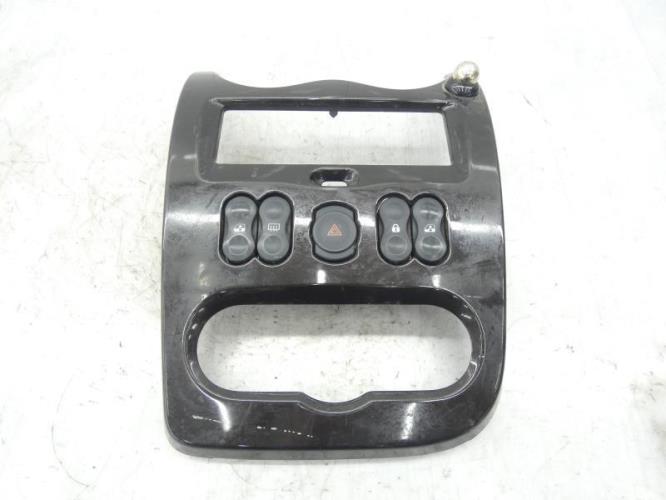 Bouton de warning DACIA DUSTER 1 PHASE 1 Diesel