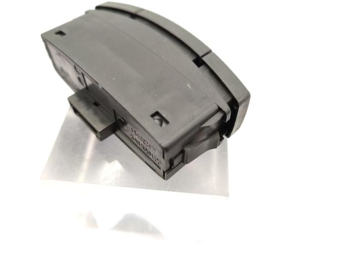 Bouton de warning BMW SERIE 1 E87 PHASE 1 Diesel