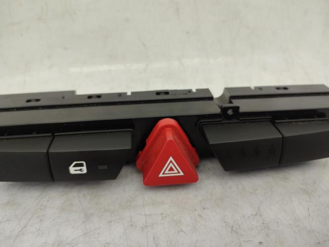 Bouton de warning KIA CEE-D 1 SPORT WAGON PHASE 1 BREAK Diesel