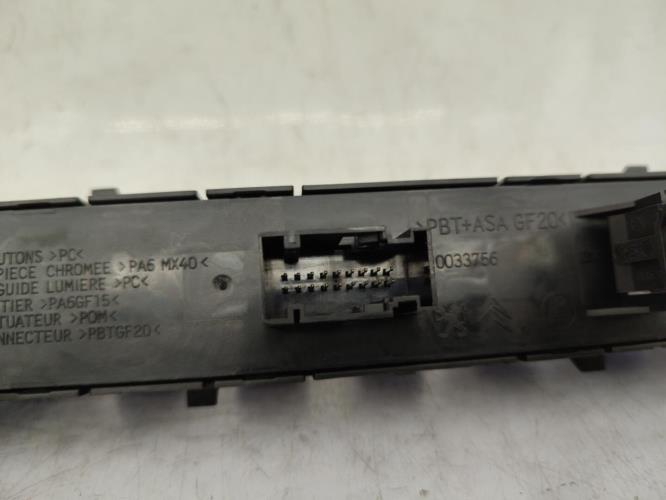 Bouton de warning PEUGEOT 3008 1 PHASE 1 Diesel