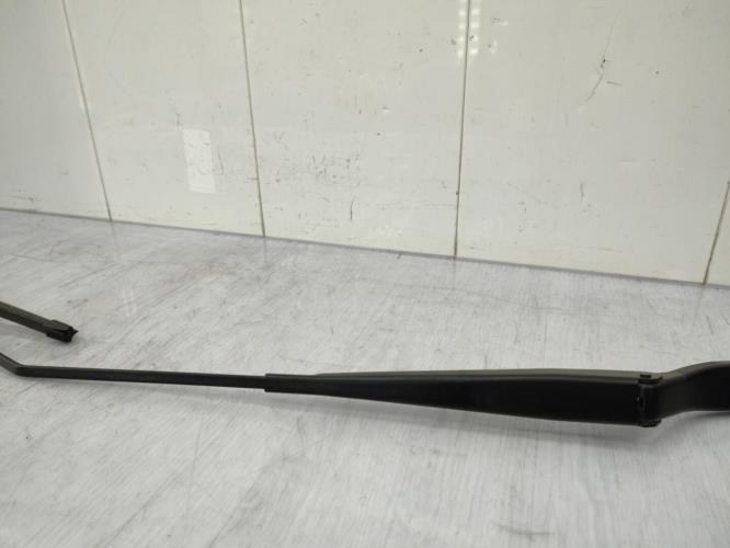 Bras essuie glace avant droit PEUGEOT 208 1 PHASE 1 Essence
