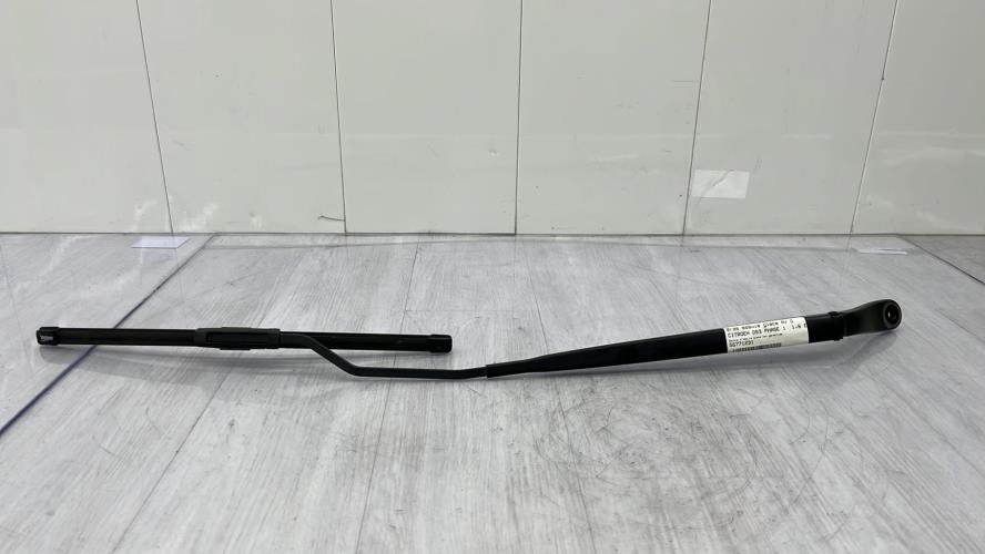 Bras essuie glace avant droit CITROEN DS3 PHASE 1 Essence