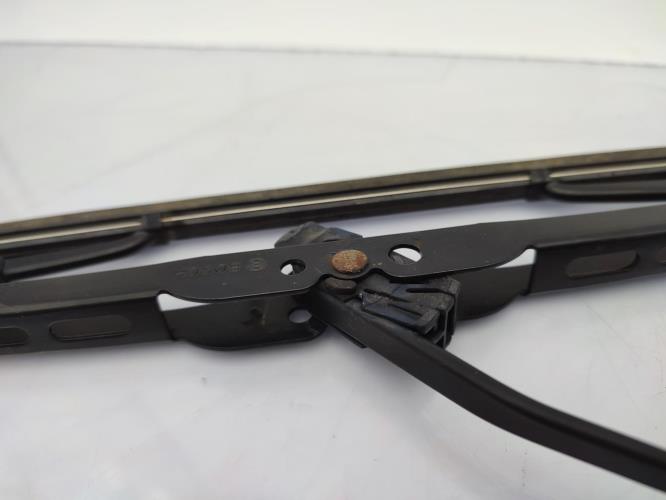 Bras essuie glace avant gauche DACIA DUSTER 1 PHASE 2 Diesel