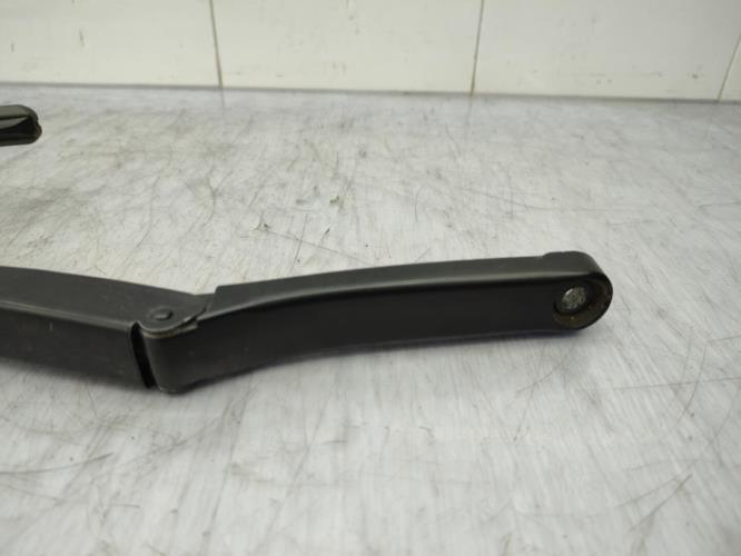 Bras essuie glace avant gauche VOLKSWAGEN POLO 5 PHASE 1 Diesel