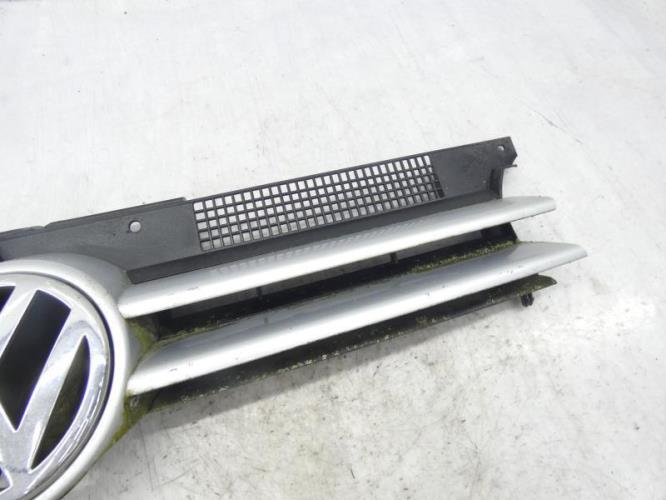 Calandre VOLKSWAGEN GOLF 4 Essence