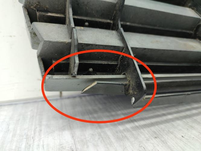 Calandre PEUGEOT 205 PHASE 1 Essence