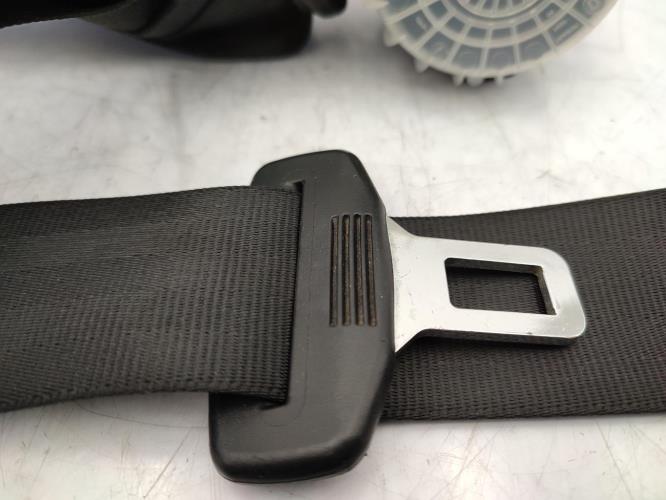 Ceinture arriere gauche VOLKSWAGEN POLO 4 PHASE 2 Essence