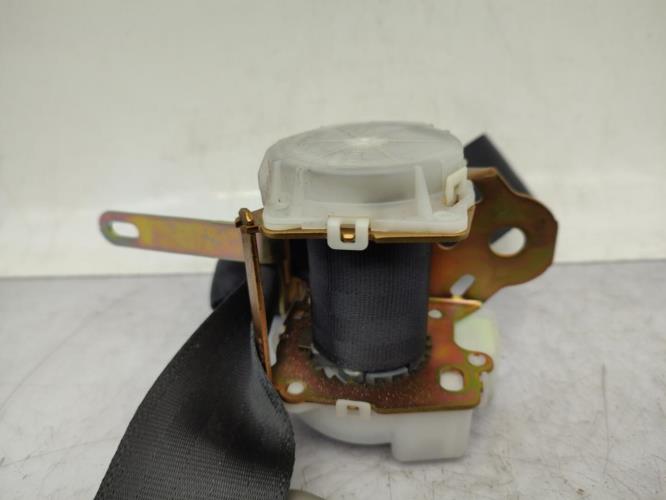 Ceinture arriere gauche TOYOTA RAV4 2 PHASE 1 Diesel