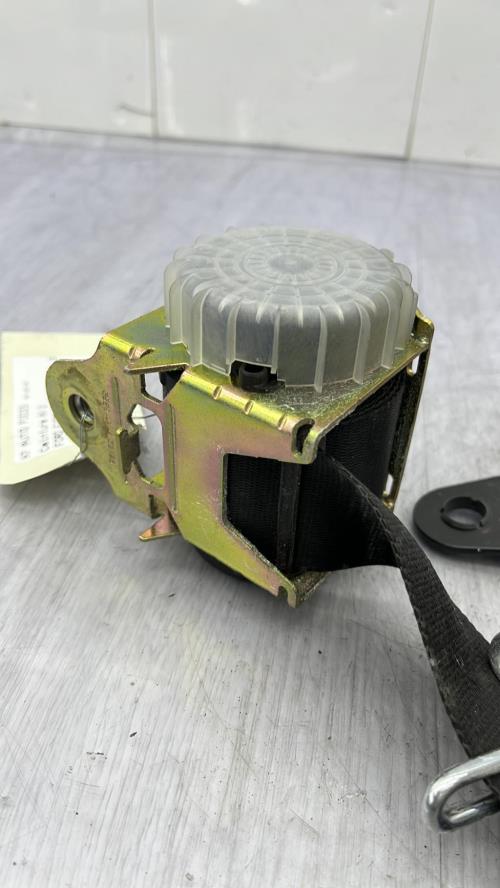 Ceinture avant droit FORD FIESTA 5 PHASE 1 Essence