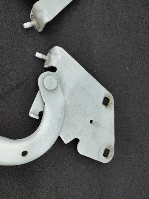 Charniere de capot RENAULT MEGANE 3 PHASE 1 BREAK Diesel