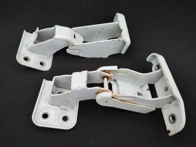 Charniere de porte de coffre droit PEUGEOT