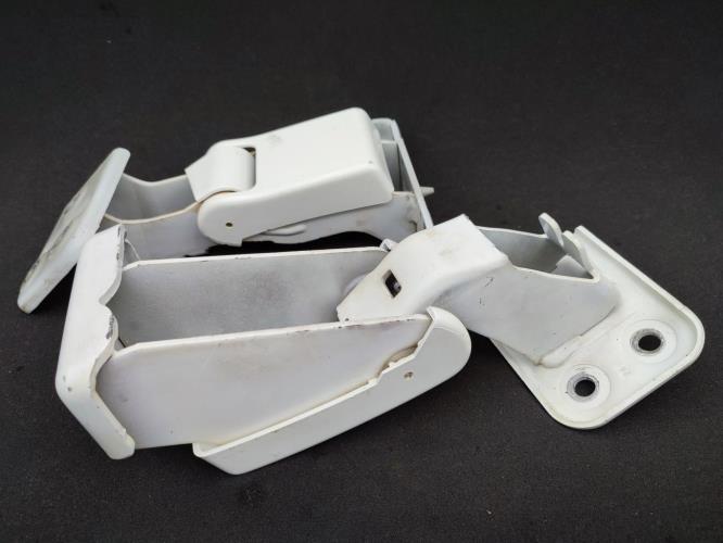 Charniere de porte de coffre gauche PEUGEOT