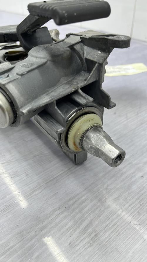 Colonne de direction FORD FIESTA 5 PHASE 1 Essence