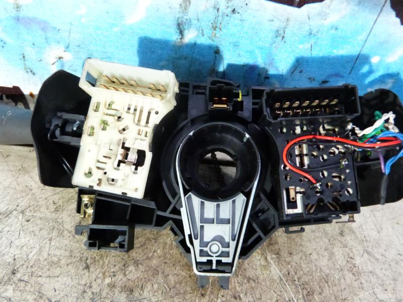 Com (Bloc Contacteur Tournant+Commodo Essuie Glace+Commodo Phare) RENAULT CLIO 2 PHASE 1 Diesel