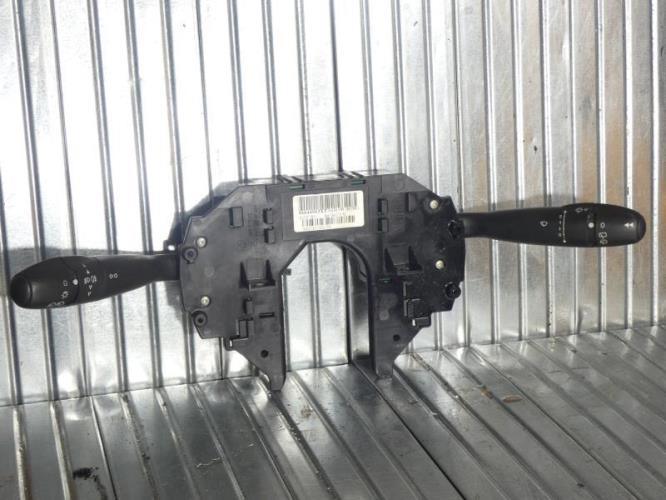 Com (Bloc Contacteur Tournant+Commodo Essuie Glace+Commodo Phare) CITROEN C4 1 PHASE 1 Diesel