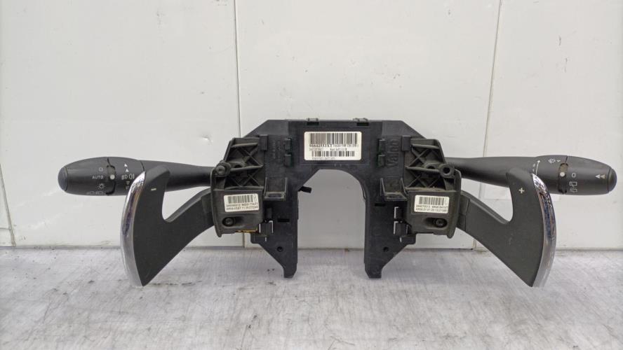 Com (Bloc Contacteur Tournant+Commodo Essuie Glace+Commodo Phare) CITROEN C4 GRAND PICASSO 1 Diesel