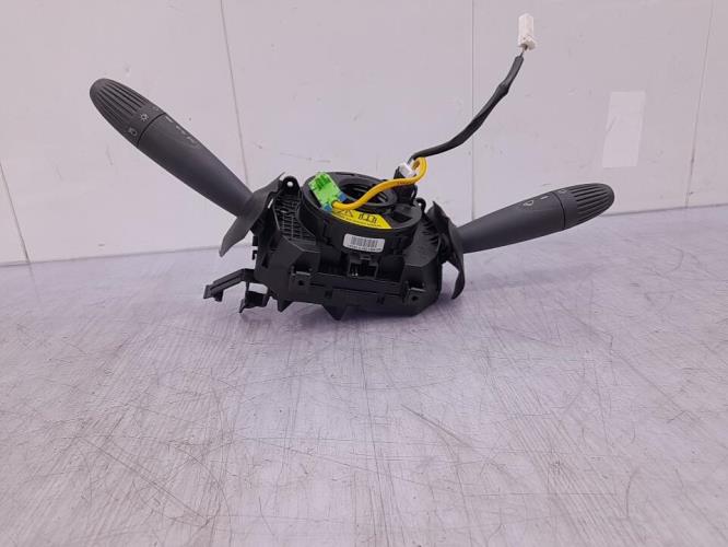 Com (Bloc Contacteur Tournant+Commodo Essuie Glace+Commodo Phare) FIAT PANDA 2 PHASE 1 Essence