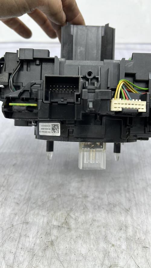 Com (Bloc Contacteur Tournant+Commodo Essuie Glace+Commodo Phare) VOLKSWAGEN GOLF 6 Diesel