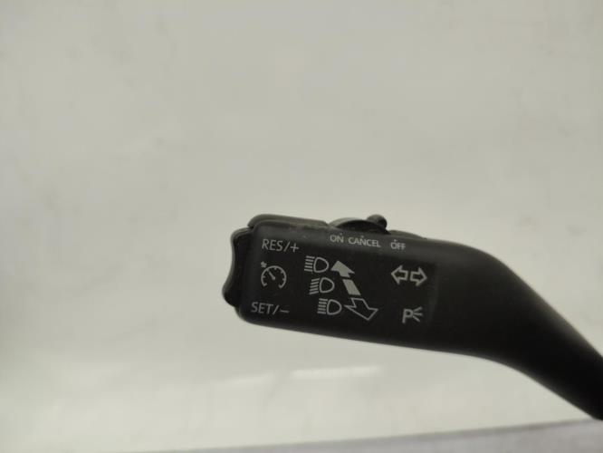 Com (Bloc Contacteur Tournant+Commodo Essuie Glace+Commodo Phare) VOLKSWAGEN GOLF 6 Diesel