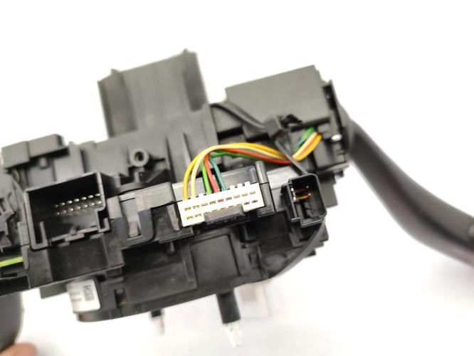 Com (Bloc Contacteur Tournant+Commodo Essuie Glace+Commodo Phare) VOLKSWAGEN GOLF 6 Diesel