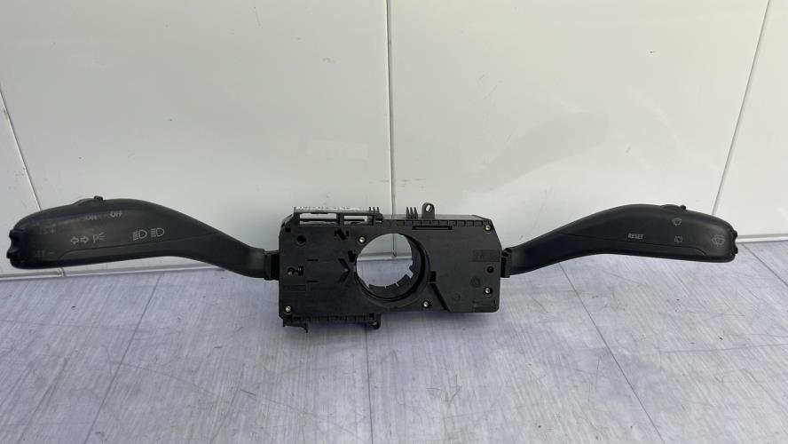 Com (Bloc Contacteur Tournant+Commodo Essuie Glace+Commodo Phare) VOLKSWAGEN POLO 4 PHASE 1 Essence