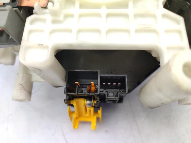 Com (Bloc Contacteur Tournant+Commodo Essuie Glace+Commodo Phare) HYUNDAI TUCSON 1 Diesel