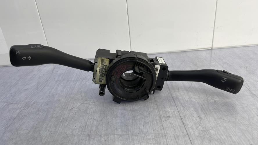 Com (Bloc Contacteur Tournant+Commodo Essuie Glace+Commodo Phare) VOLKSWAGEN GOLF 4 Diesel