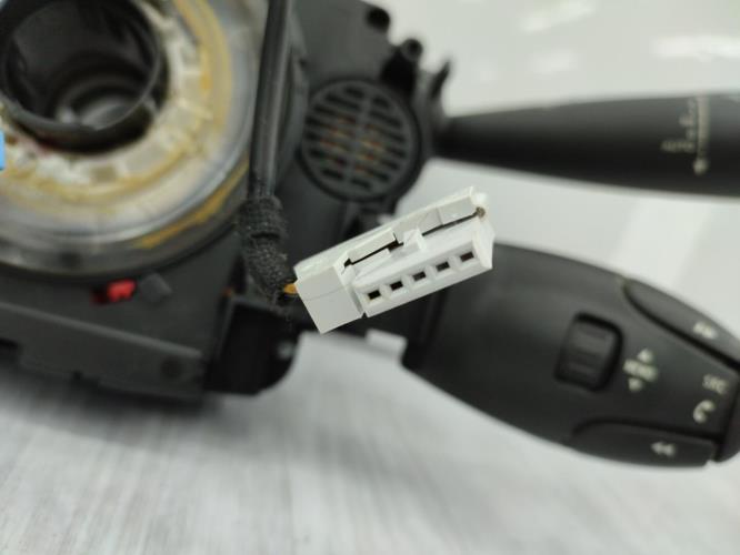 Com (Bloc Contacteur Tournant+Commodo Essuie Glace+Commodo Phare) PEUGEOT 5008 1 PHASE 1 Diesel