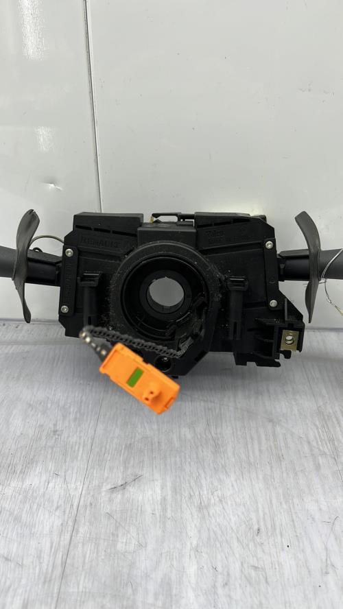 Com (Bloc Contacteur Tournant+Commodo Essuie Glace+Commodo Phare) RENAULT CLIO 2 PHASE 1