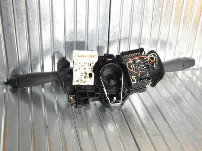 Com (Bloc Contacteur Tournant+Commodo Essuie Glace+Commodo Phare) RENAULT CLIO 2 PHASE 1 Essence