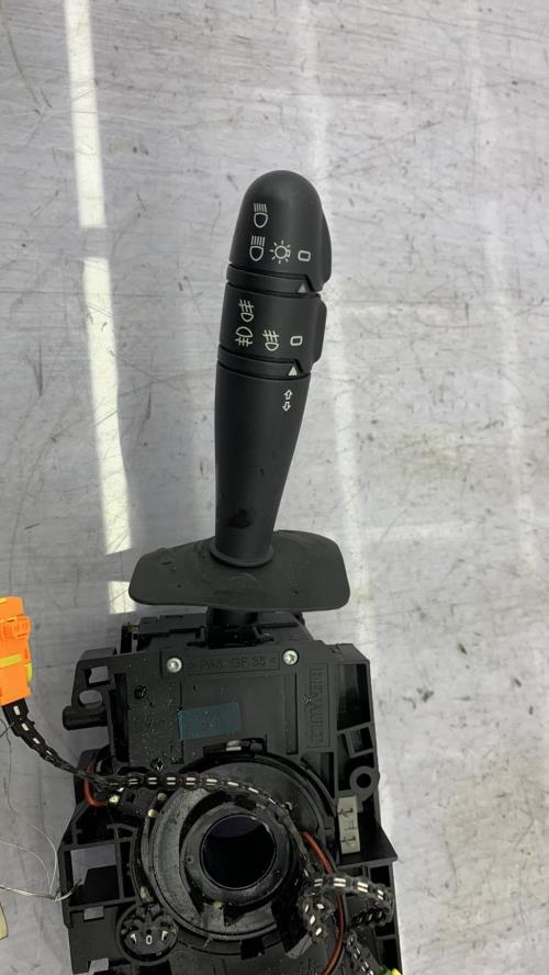 Com (Bloc Contacteur Tournant+Commodo Essuie Glace+Commodo Phare) RENAULT CLIO 2 PHASE 2 Essence